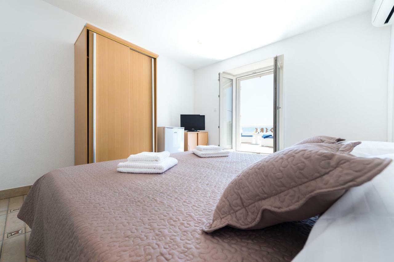 Riva Rooms Bol Exterior photo