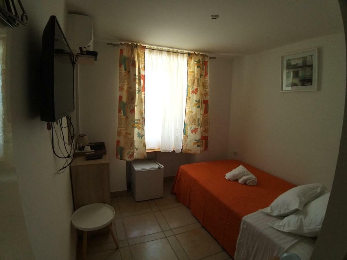 Riva Rooms Bol Exterior photo